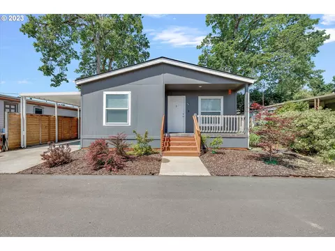 10701 SE Highway 212 #N4, Clackamas, OR 97015