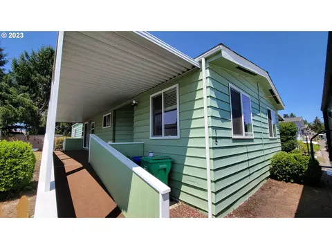 13640 SE Highway 212 #15, Clackamas, OR 97015