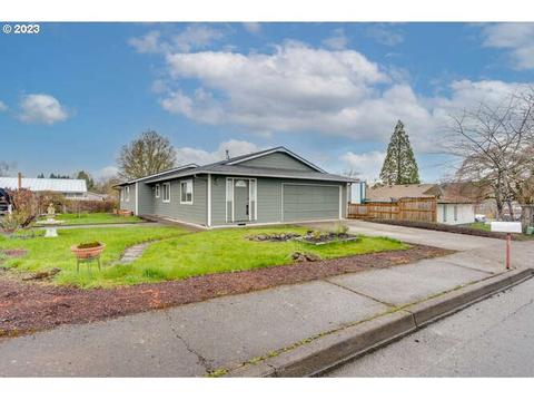 702 Shirley St, Molalla, OR 97038