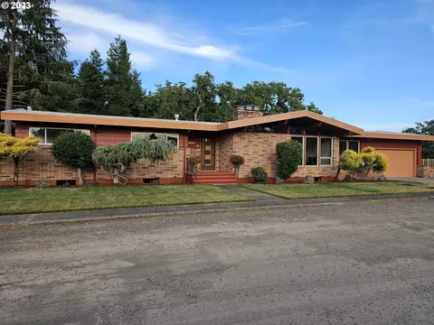 1100 E Jefferson St, Stayton, OR 97383