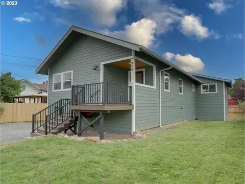 454 N 10th St, Saint Helens, OR 97051