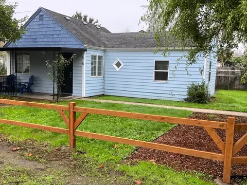 1515 NE 30th Ave, Salem, OR 97301