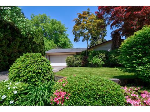 1327 Piper Ln, Eugene, OR 97401
