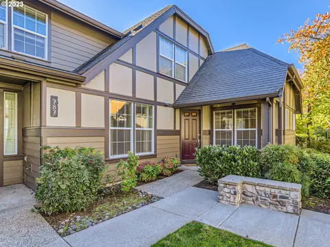 785 NE 73rd Ave, Hillsboro, OR 97124