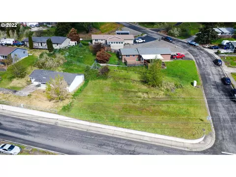 NW Galaxy Dr, Winston, OR 97496