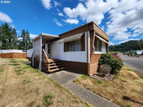 205 S 54th St #32, Springfield, OR 97478