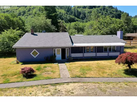 13798 Tandy St, Clatskanie, OR 97016