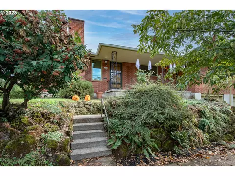 2904 SE Kelly St, Portland, OR 97202