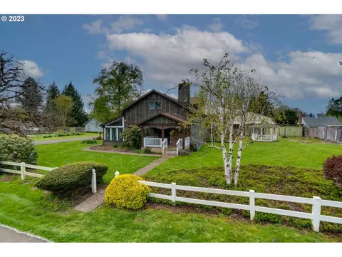 375 SE Lawson Ln, Mcminnville, OR 97128