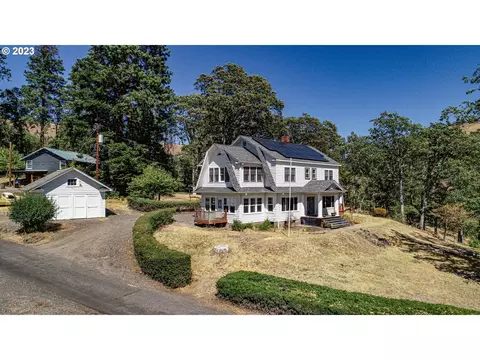 120 J Neils Rd, Klickitat, WA 98628