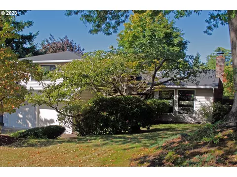 8965 NW Sherry Ct, Portland, OR 97229