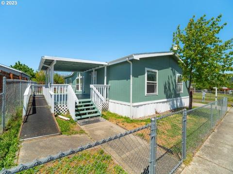 155 Metolius Ln #SP96, Roseburg, OR 97471