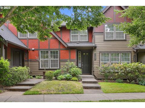 7398 NE Stonewater St, Hillsboro, OR 97124