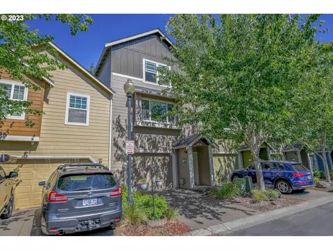 21605 NE Willow Glen Rd, Fairview, OR 97024