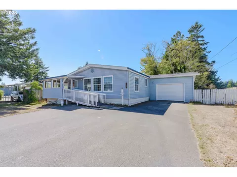 1805 S 28th Ct, Coos Bay, OR 97420