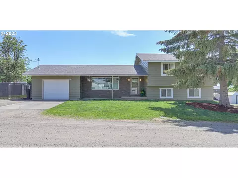 616 E Spring St, Condon, OR 97823