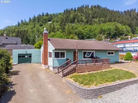 303 Seventh St, Garibaldi, OR 97118
