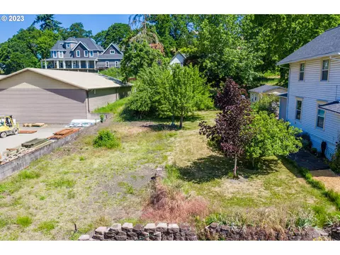 211 Stanard Ave, Brownsville, OR 97327