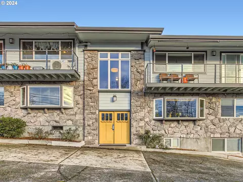 5715 NE Sacramento St #4, Portland, OR 97213
