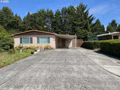 1600 Rhododendron Dr #419, Florence, OR 97439