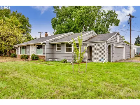 780 Berntzen Rd, Eugene, OR 97402