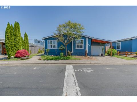 1015 Oak St #68, Silverton, OR 97381