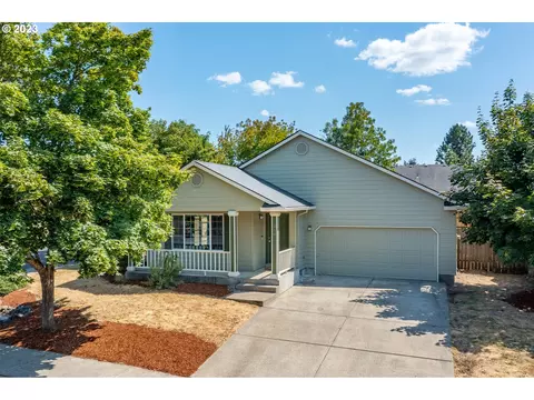 250 E Harrison St, Carlton, OR 97111