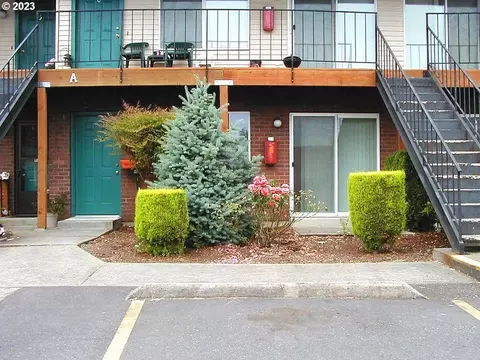8208 NE 13th Ave #2, Vancouver, WA 98665