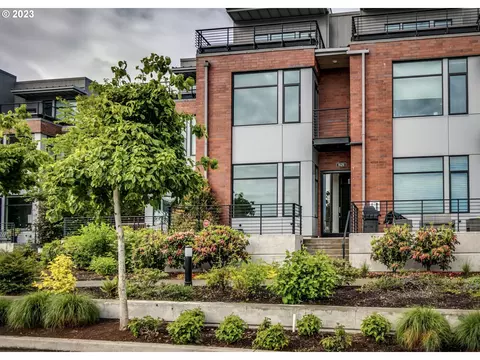 1626 NW Riverscape St, Portland, OR 97209