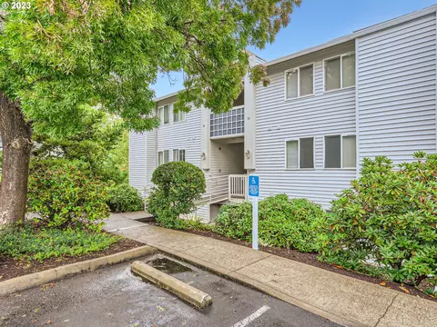 10660 SW Davies Rd #30, Beaverton, OR 97008