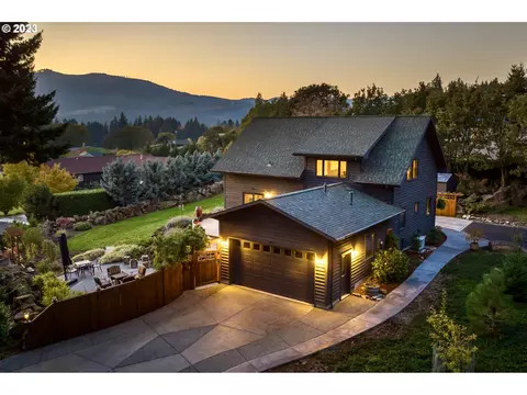 100 Sunridge Dr, White Salmon, WA 98672