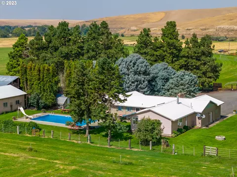 35650 Rieth Rd, Echo, OR 97826