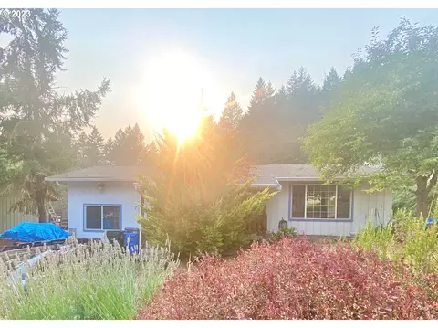 749 Tanglewood St, Sutherlin, OR 97479