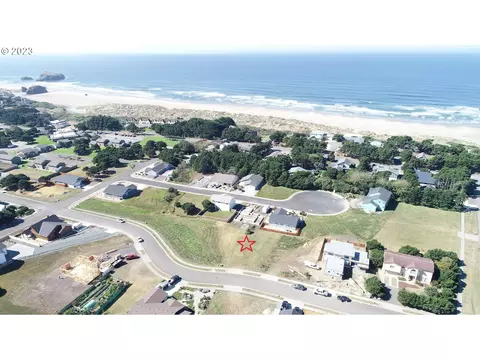 3124 Lincoln Ave SW, Bandon, OR 97411