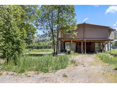 294 Thompson Creek Dr, Selma, OR 97538
