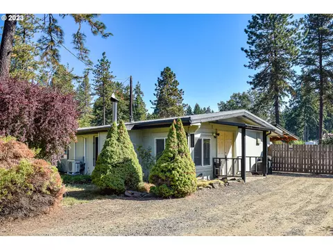 88507 Ellmaker Rd, Veneta, OR 97487