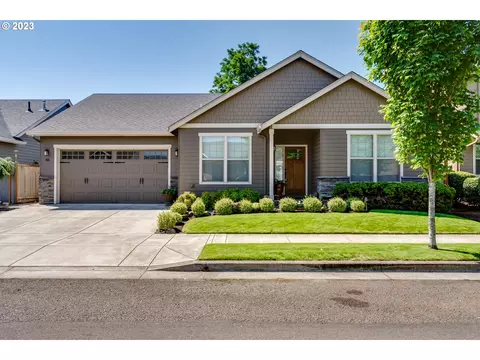 955 Riverstone Ln, Springfield, OR 97477