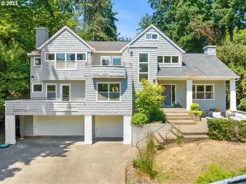64 Berwick Rd, Lake Oswego, OR 97034