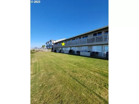 137 S Pacific St #15, Rockaway Beach, OR 97136