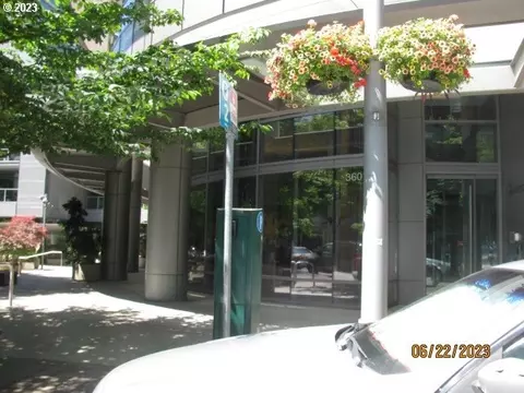 3601 SW River Pkwy #1004, Portland, OR 97239