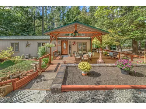 30775 Kenady Ln, Cottage Grove, OR 97424