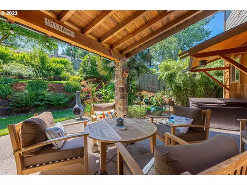 3350 Forest Gale Dr, Forest Grove, OR 97116