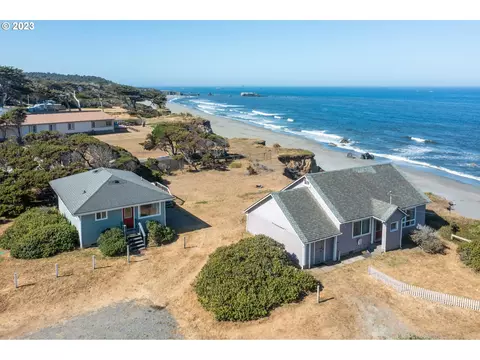 33032 Nesika Rd, Gold Beach, OR 97444