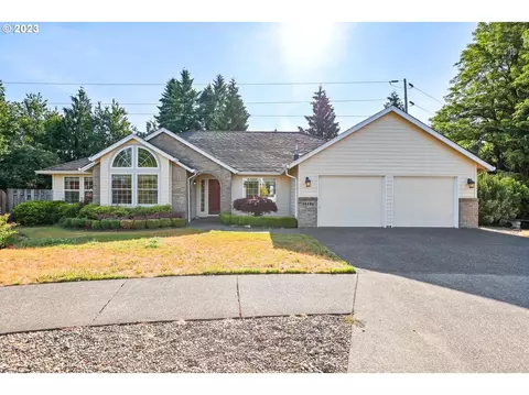 19196 Captains Ct, Oregon City, OR 97045