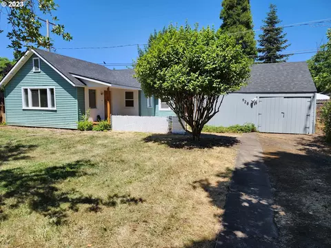 928 F St, Springfield, OR 97477