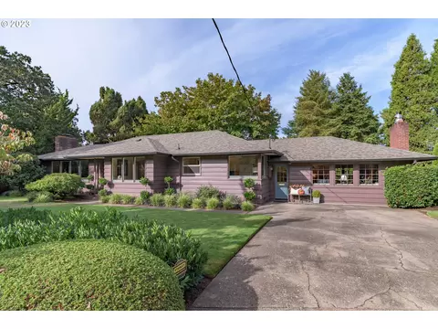 836 Pioneer Ct, Eugene, OR 97401