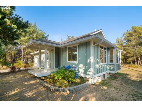 26685 Nedonna Ave, Rockaway Beach, OR 97136