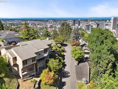 1010 SW Myrtle Dr, Portland, OR 97201