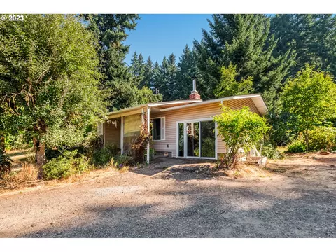 1750 Hillside Dr, Cottage Grove, OR 97424