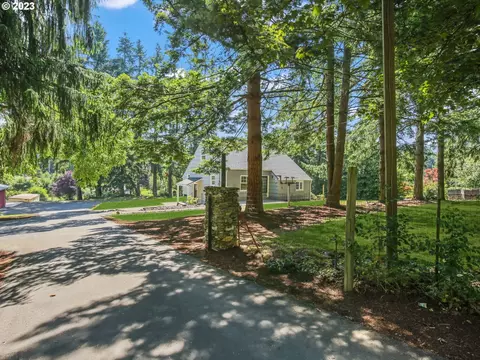 15578 S Bradley Rd, Oregon City, OR 97045